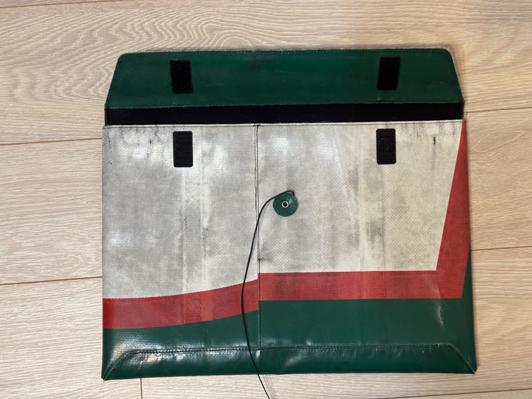 FREITAG F421 ノートパソコンケース 15インチ 保証書付き