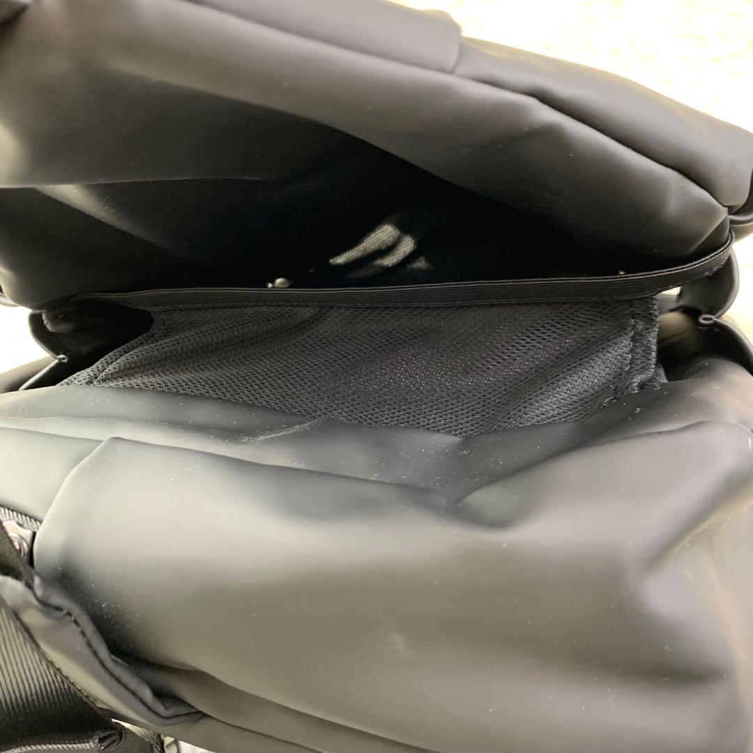 QUICKPACK13-DG ブラックレザー　ボディ　ショルダーバッグ　大容量