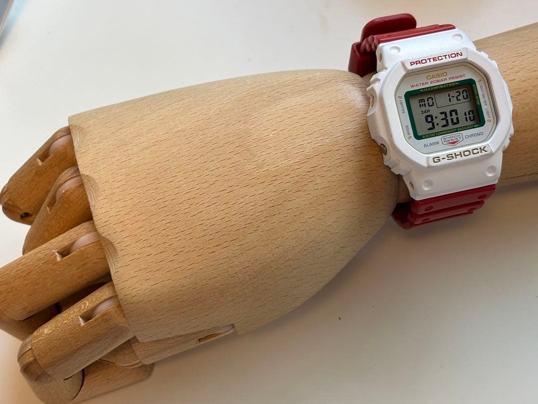 G-SHOCK/限定/バイカラー/DW-5600/招き猫/スピード/時計/赤×白