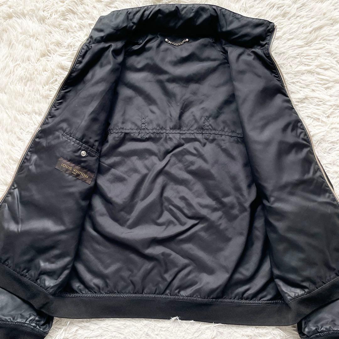 XLサイズ ルイヴィトン ナイロンジャケット 立体メタルロゴ 収納フード 黒