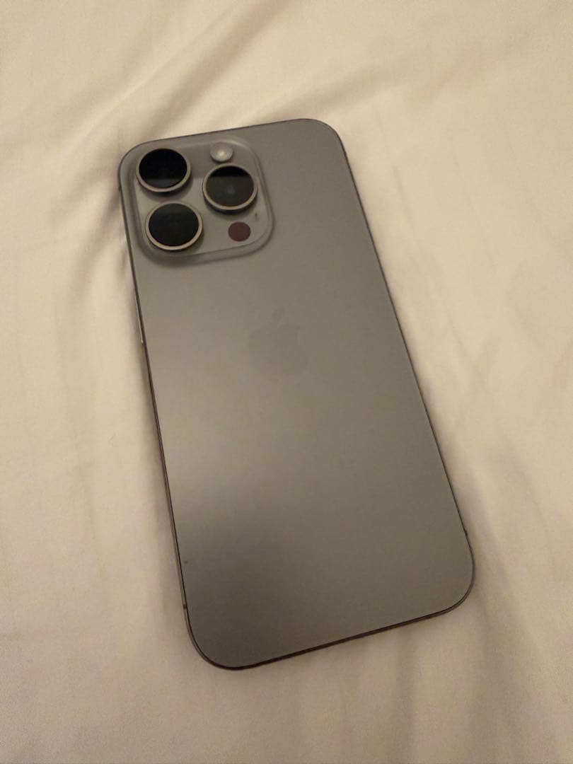 Apple iPhone 15 Pro + ケース　128GB アイフォン