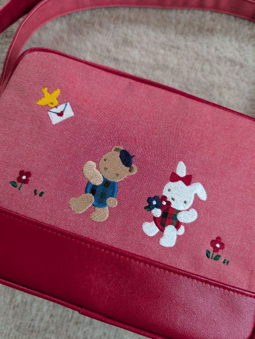 ファミリア　幼稚園バッグ　通園バッグ　ショルダー　未使用品　現行モデル　赤