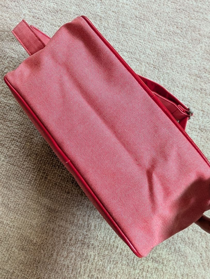 ファミリア　幼稚園バッグ　通園バッグ　ショルダー　未使用品　現行モデル　赤