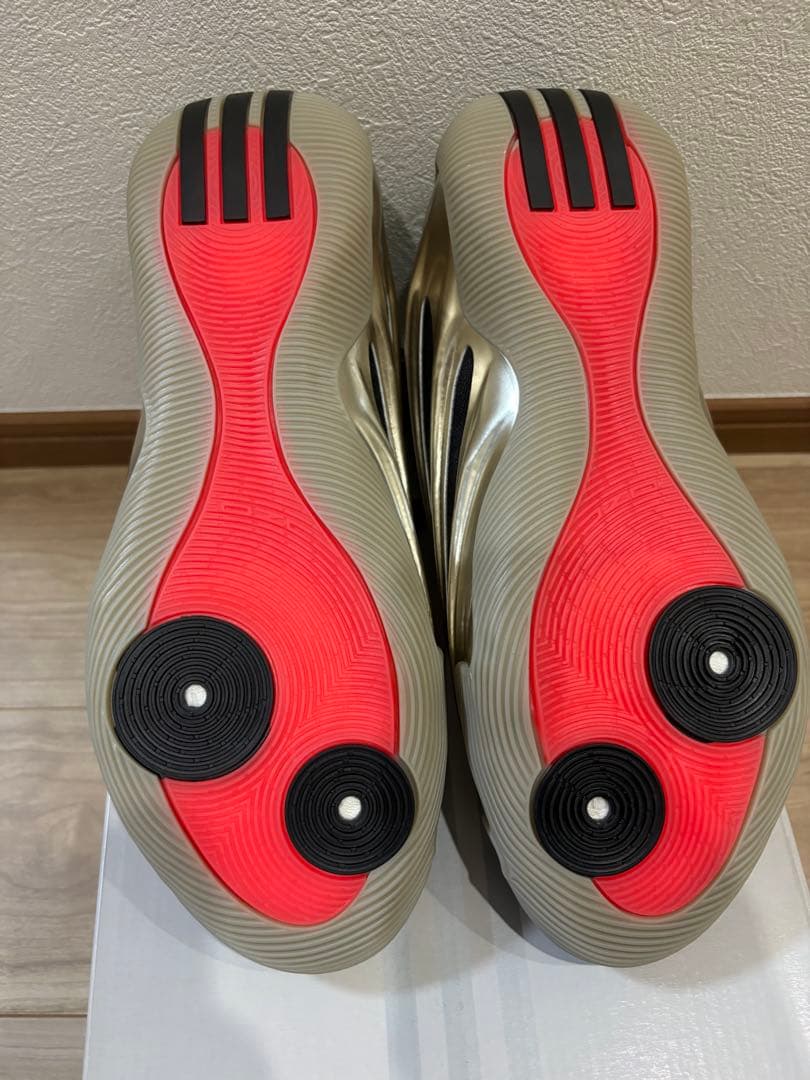 Harden Vol. 9ゴールド/ブラック 28.5センチ