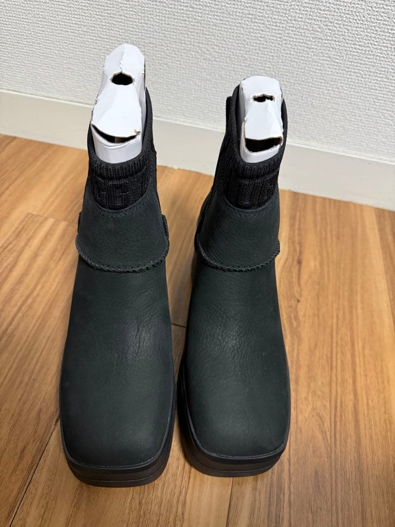 【新品未使用品】UGG アグ モクシー チェルシー　ブーツ ブラック23.5cm