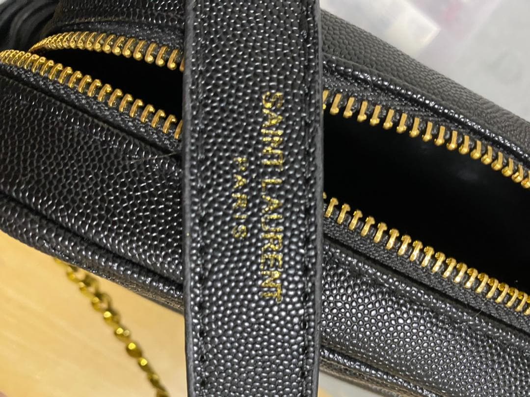 ★週末限定価格　YSL キルティングボディバッグ 黒