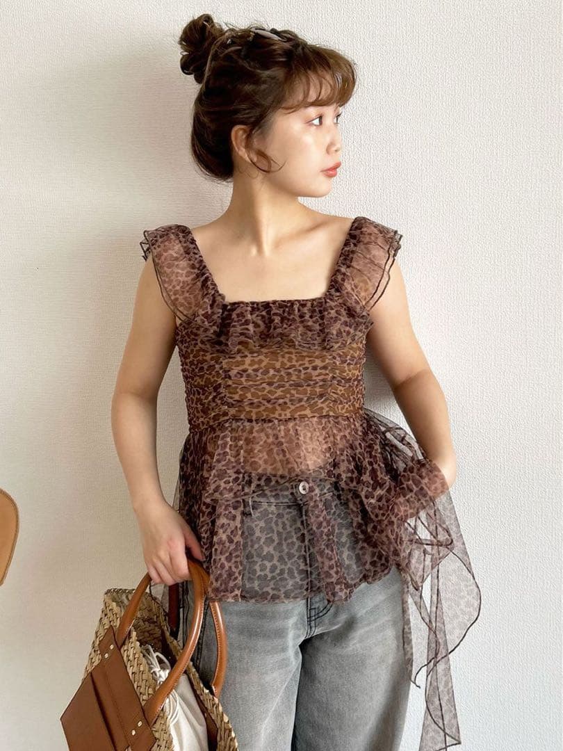 リリーブラウン　ペプラムフリルトップス