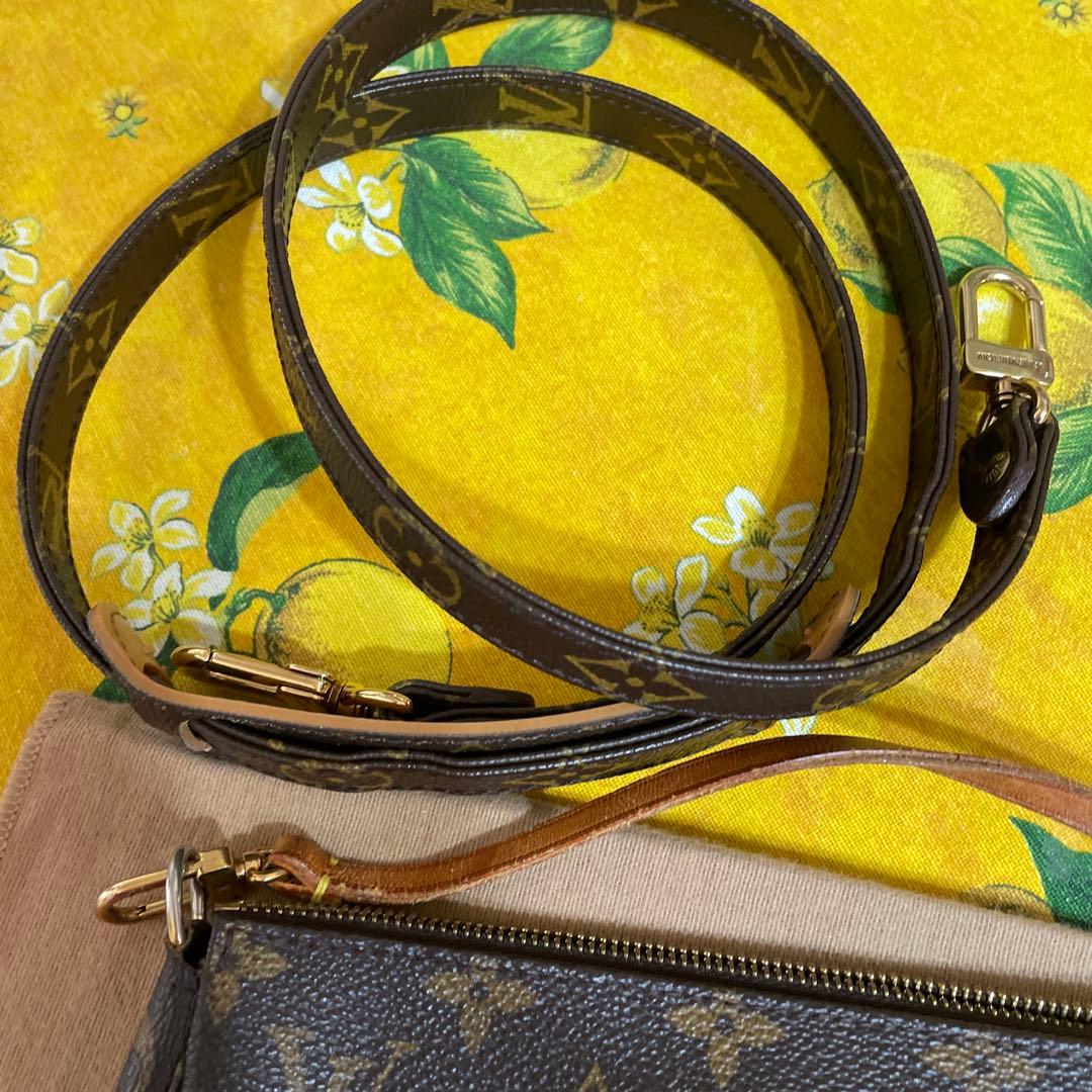Louis Vuitton モノグラム ポーチ　ストラップ　アクセサリー値下げ