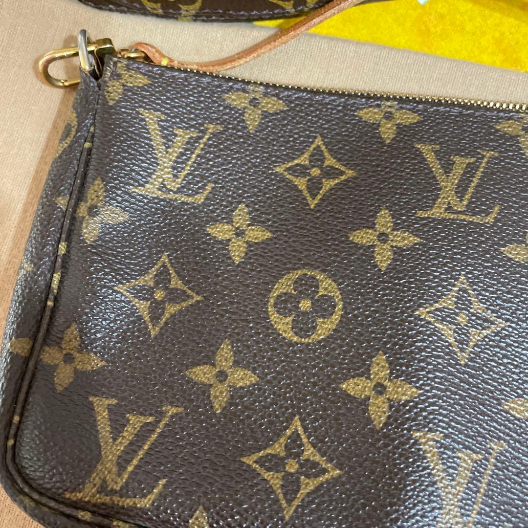 Louis Vuitton モノグラム ポーチ　ストラップ　アクセサリー値下げ