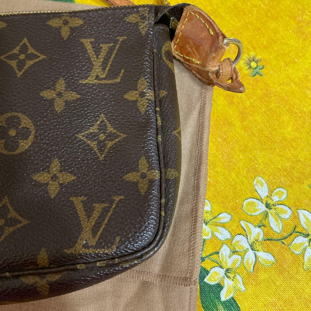 Louis Vuitton モノグラム ポーチ　ストラップ　アクセサリー値下げ