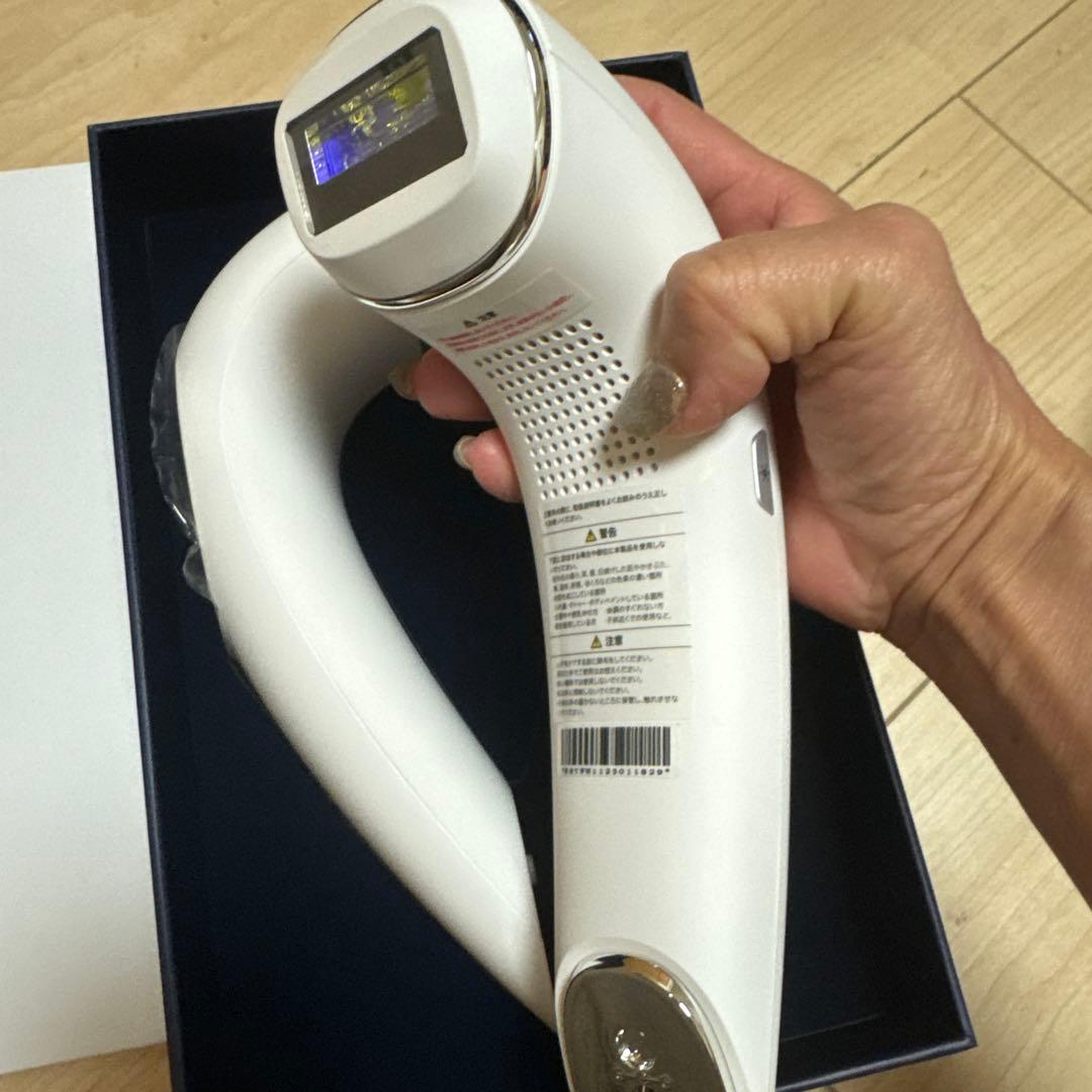 STELLA BEAUTE 脱毛器 ホワイト 63000円定価