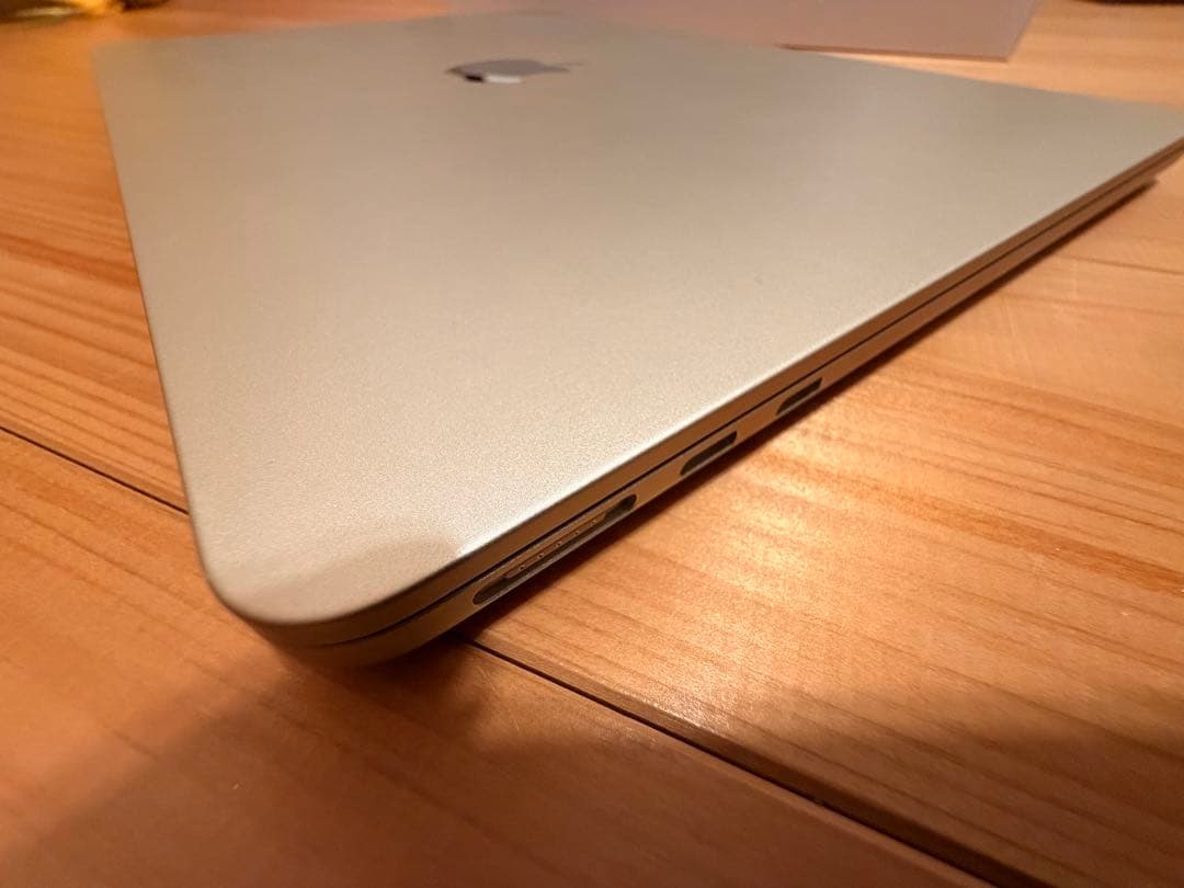 【美品】MacBook Air M3 スターライト 256GB 13インチ
