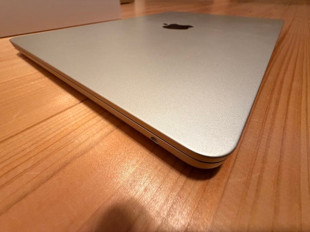 【美品】MacBook Air M3 スターライト 256GB 13インチ