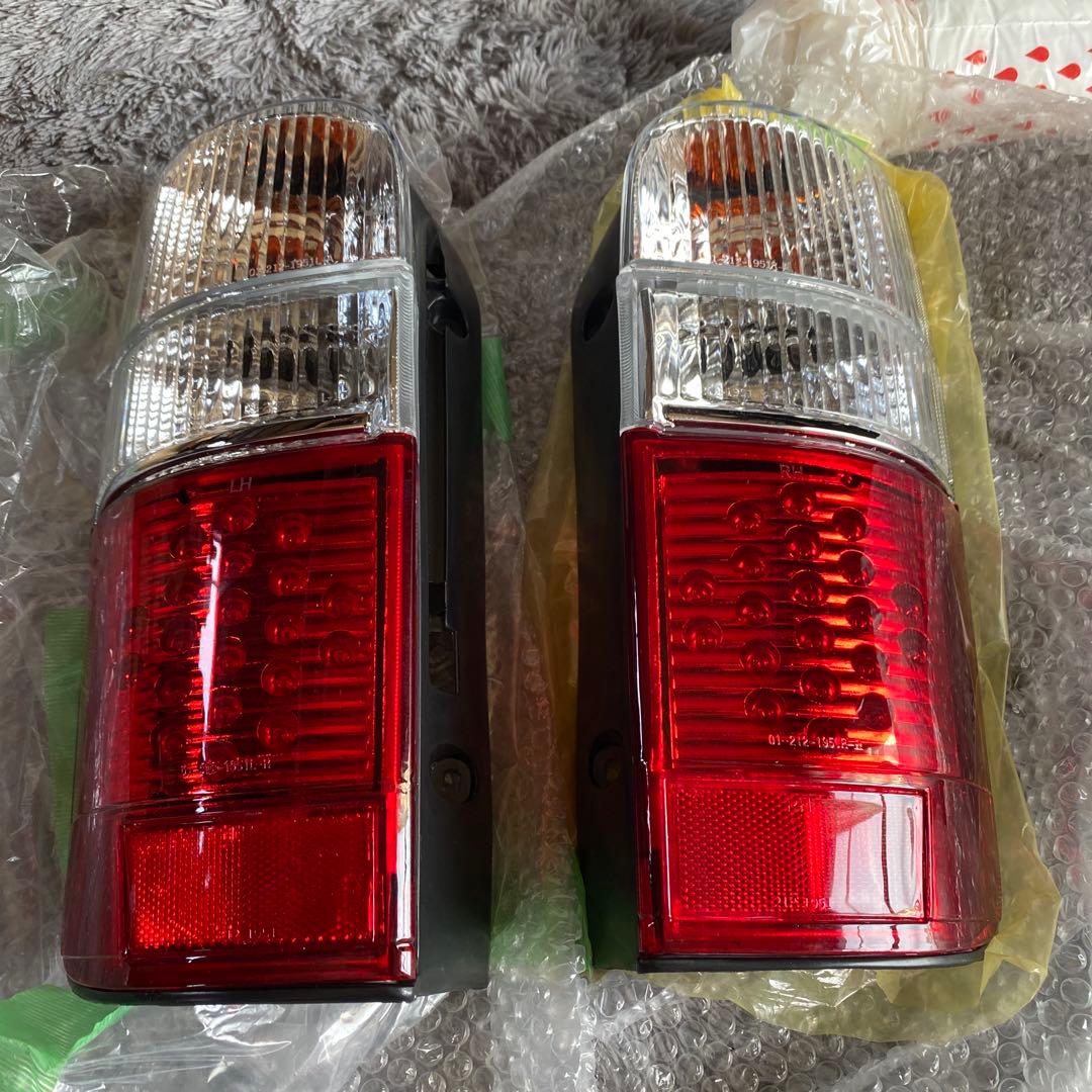 ハイエース100系　LEDテール