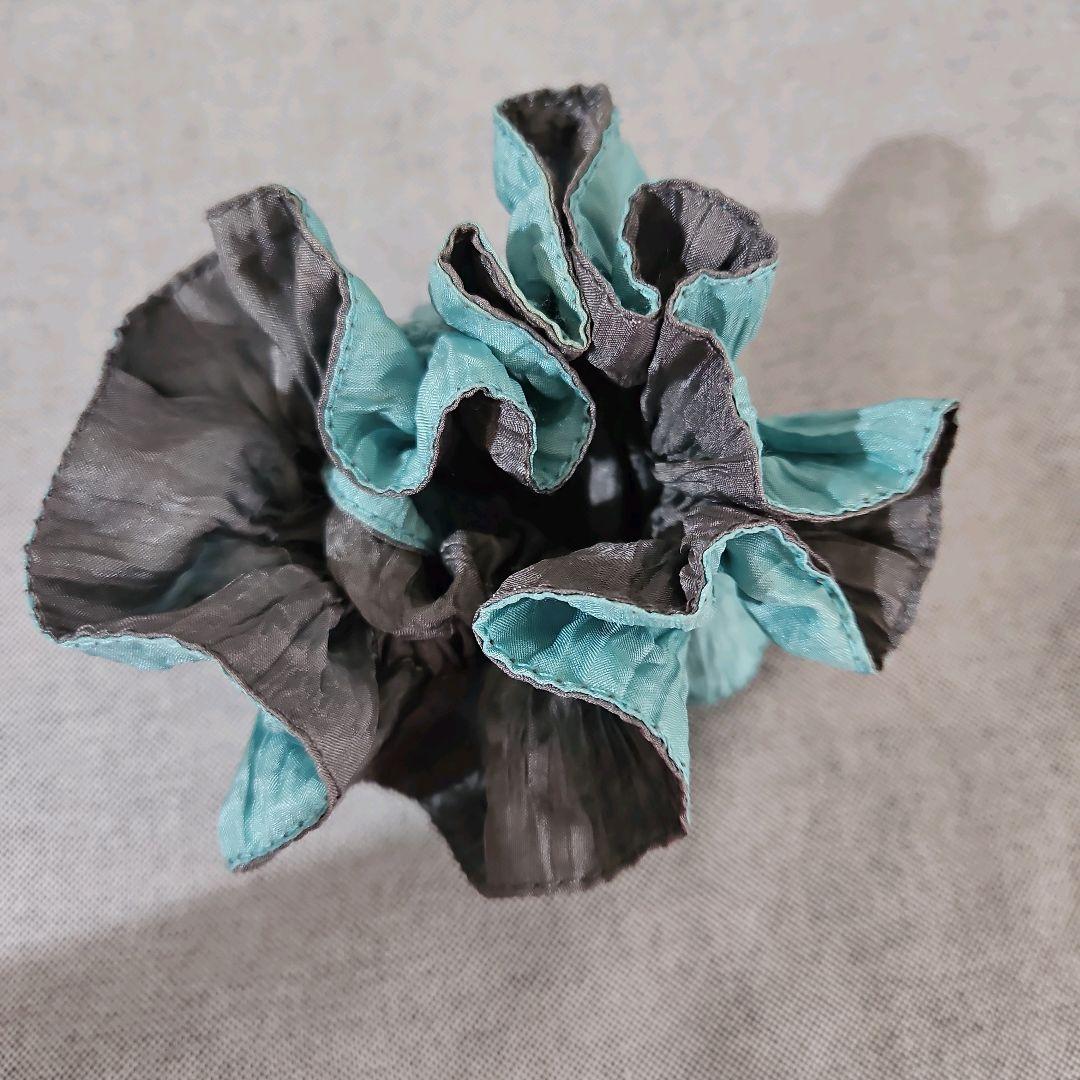 acca　 シュシュ　ブルー　グレー 　シルク（ほぼ未使用、試着のみ）