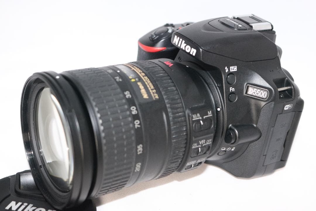 ⭐近望遠レンズセット！⭐Nikon D5500 ⭐一眼レフ 18-200mm付き