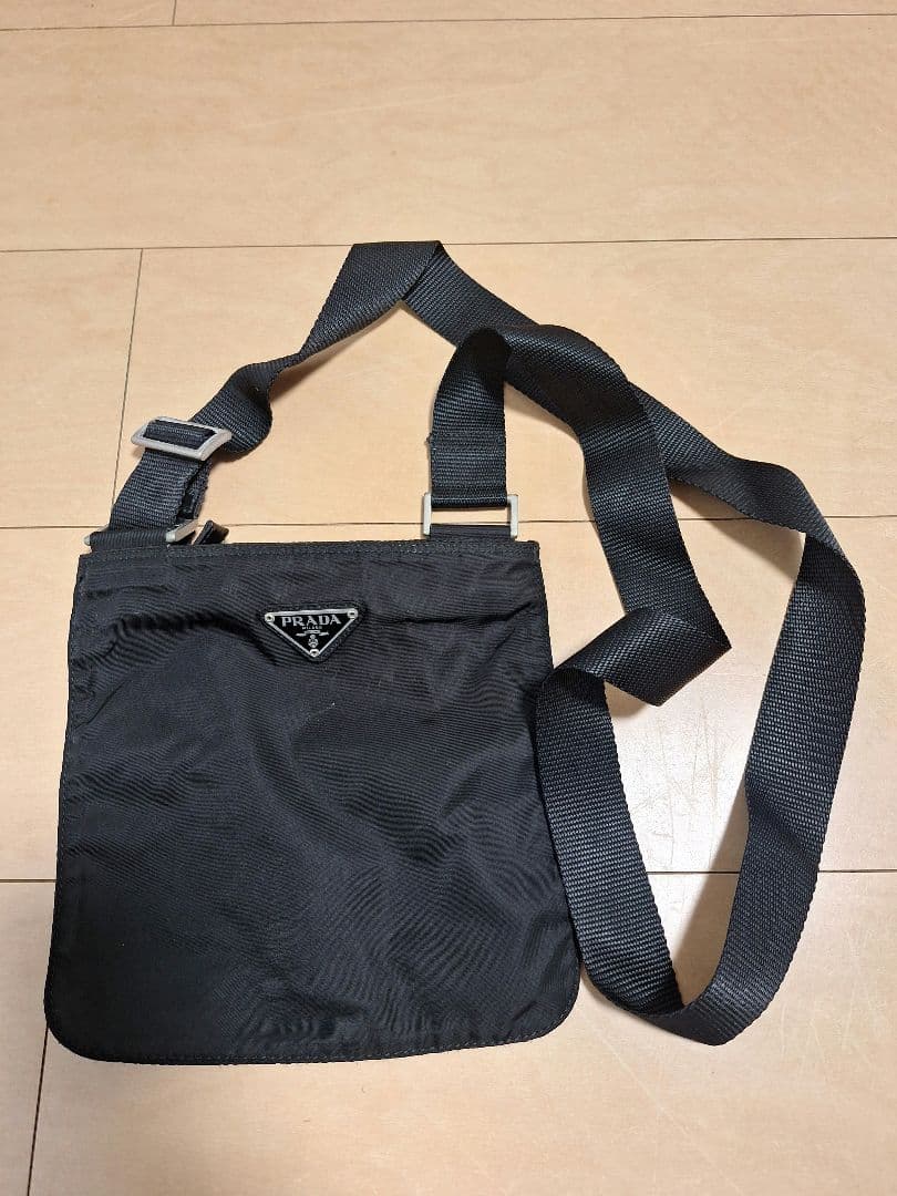プラダ　ショルダーバッグ　B7372