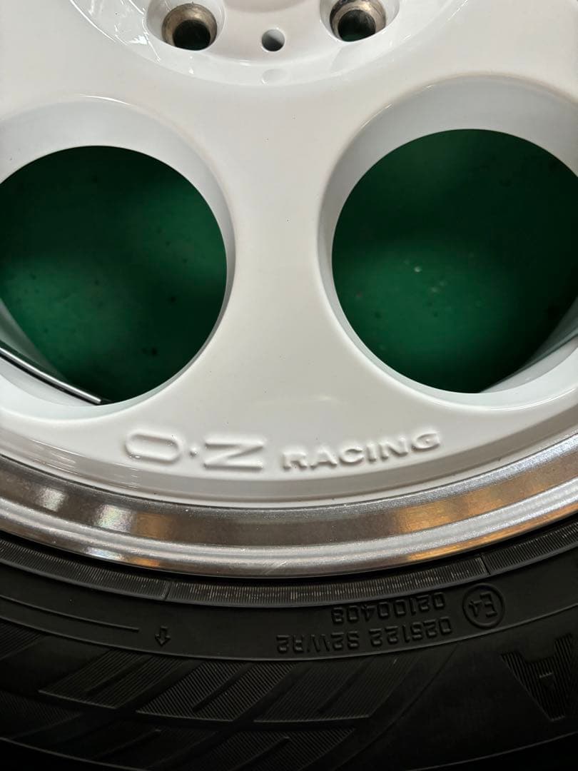 希少 O.Z RACING 225/50R18 スタッドレスタイヤセット