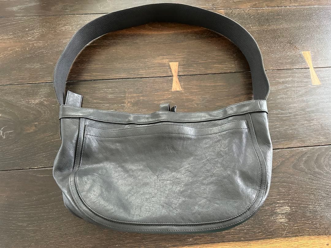 T.T×ELIMINATOR leather newsboy bag