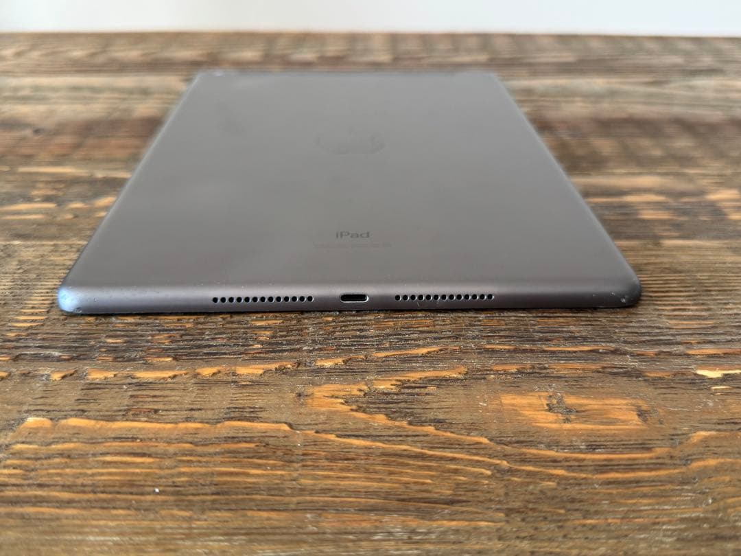 iPad 第7世代 32GB Wifiモデル スペースグレー