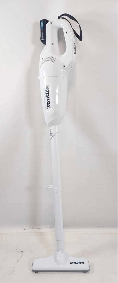 マキタ 充電式クリーナー CL108FD ①