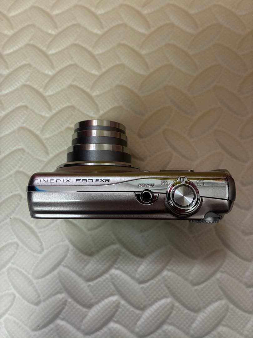 fujifilm&富士フイルム　f80exr シルバー　デジタルカメラ