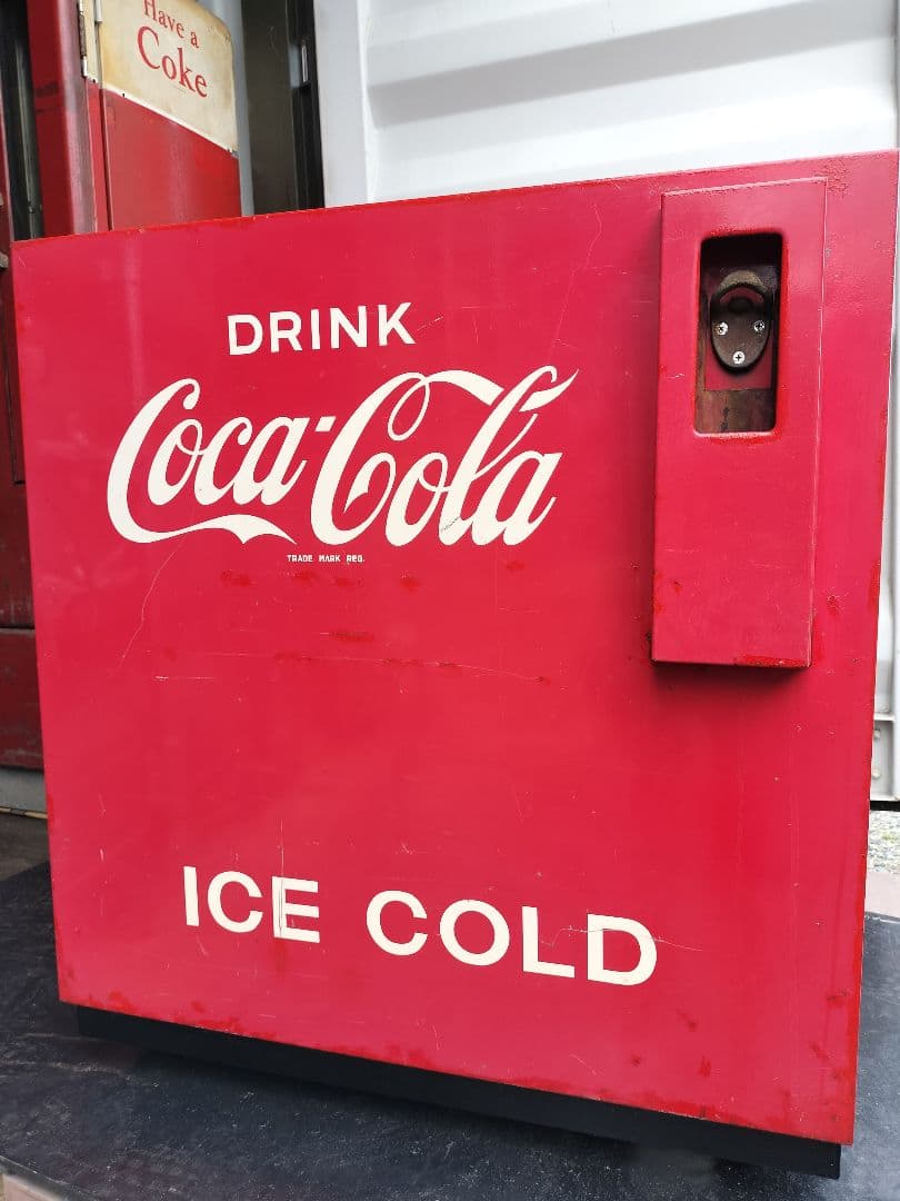 コカコーラ冷蔵庫　アンティーク　昭和初期水槽タイプ　瓶コーラ　コカコーラ販売機