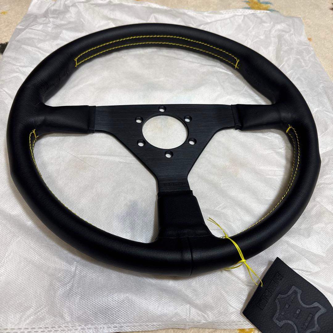 MOMO TYP V35 ステアリング 本体