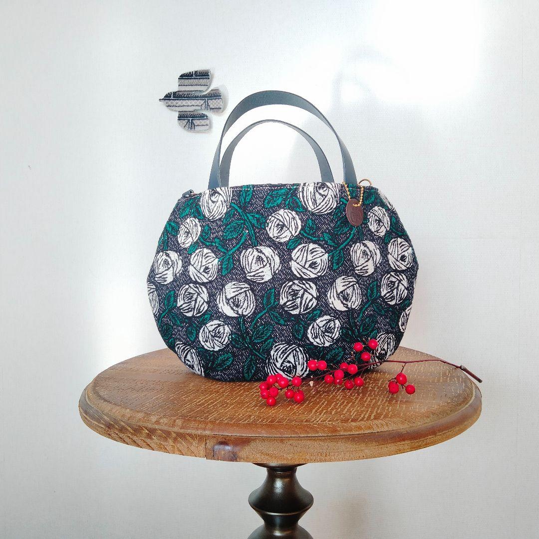 ミナペルホネン 両面楽しめる『丸みを帯びた2way バッグ』М