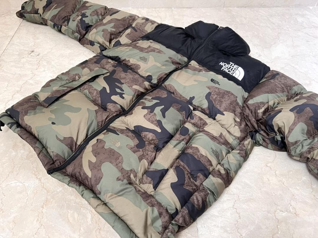ノースフェイス ヌプシ ダウンジャケット 黒/迷彩 カモフラ
