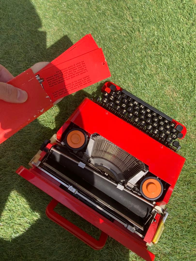 olivetti タイプライターvalenetineオリヴェッティヴァレンタイン