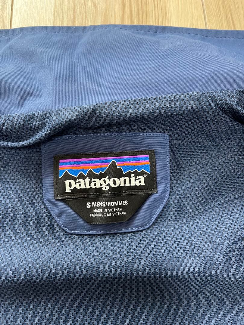 patagonia ネイビー ナイロンジャケット