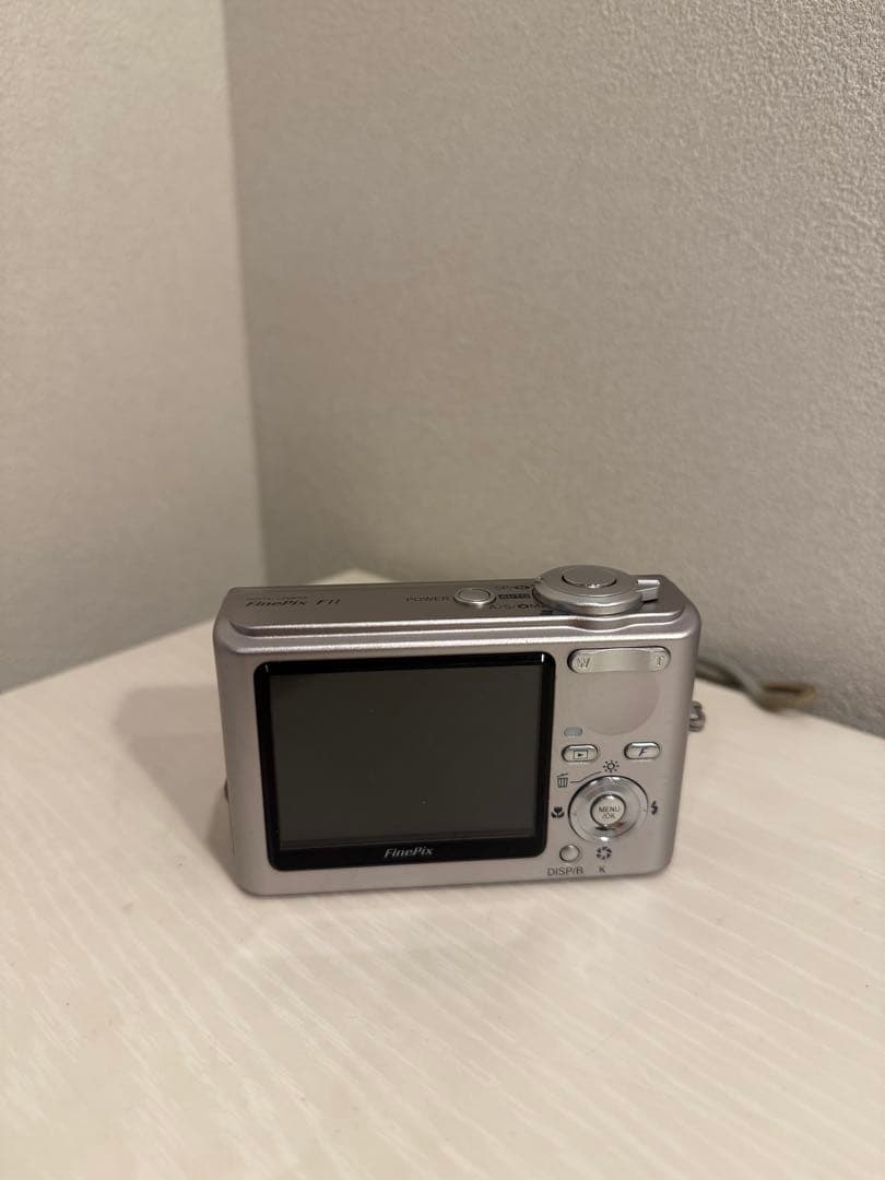 富士フィルム FinePix 6.3メガピクセル コンパクトデジタルカメラ