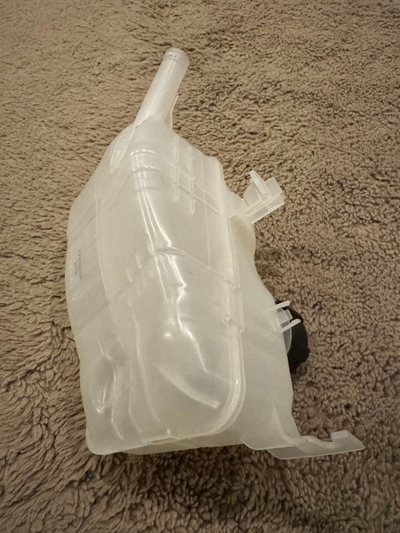 メガーヌ3 ラジエターサブタンク