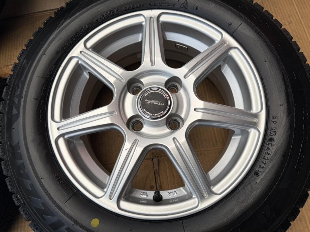 アクア ヤリス ヴィッツ フィット 175/70R14 VRX2 2021年製