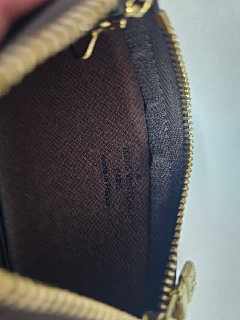 ルイヴィトン モノグラム ポシェットクレ ケース