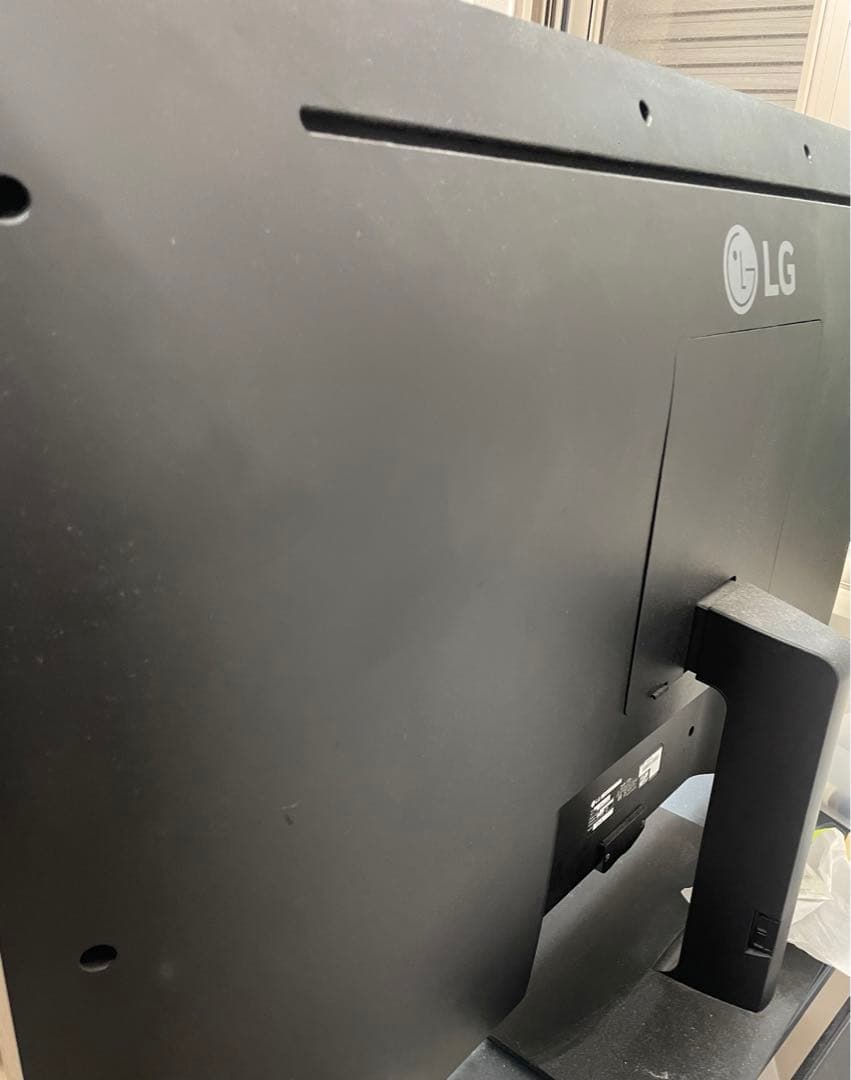 LG43UD79T-B モニター取りにこれる方or都内から1時間以内の方はお届け