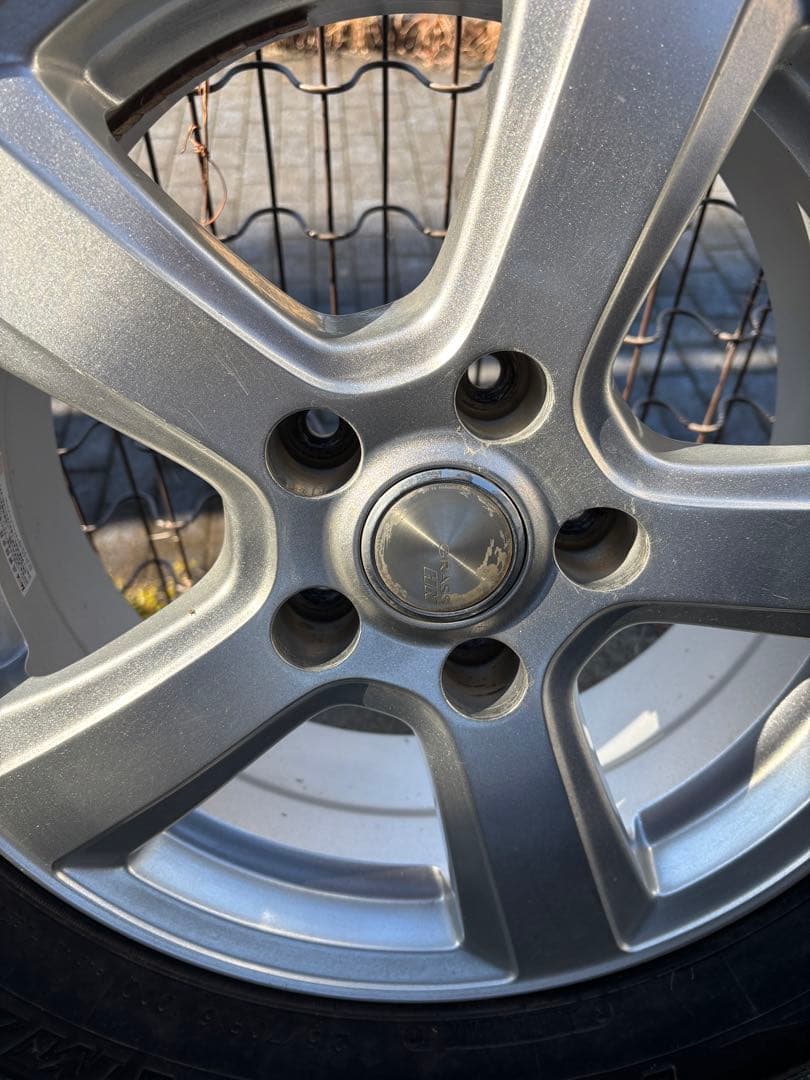 直接引取可　スタッドレスタイヤ ホイール 215/70-16 ナット付き