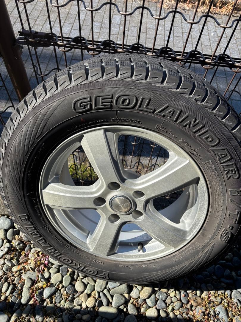 直接引取可　スタッドレスタイヤ ホイール 215/70-16 ナット付き