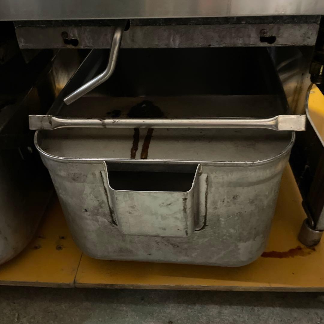 大型ステンレス　タニコー製の業務用2槽式ガスフライヤー　NB-TGFL-C87W