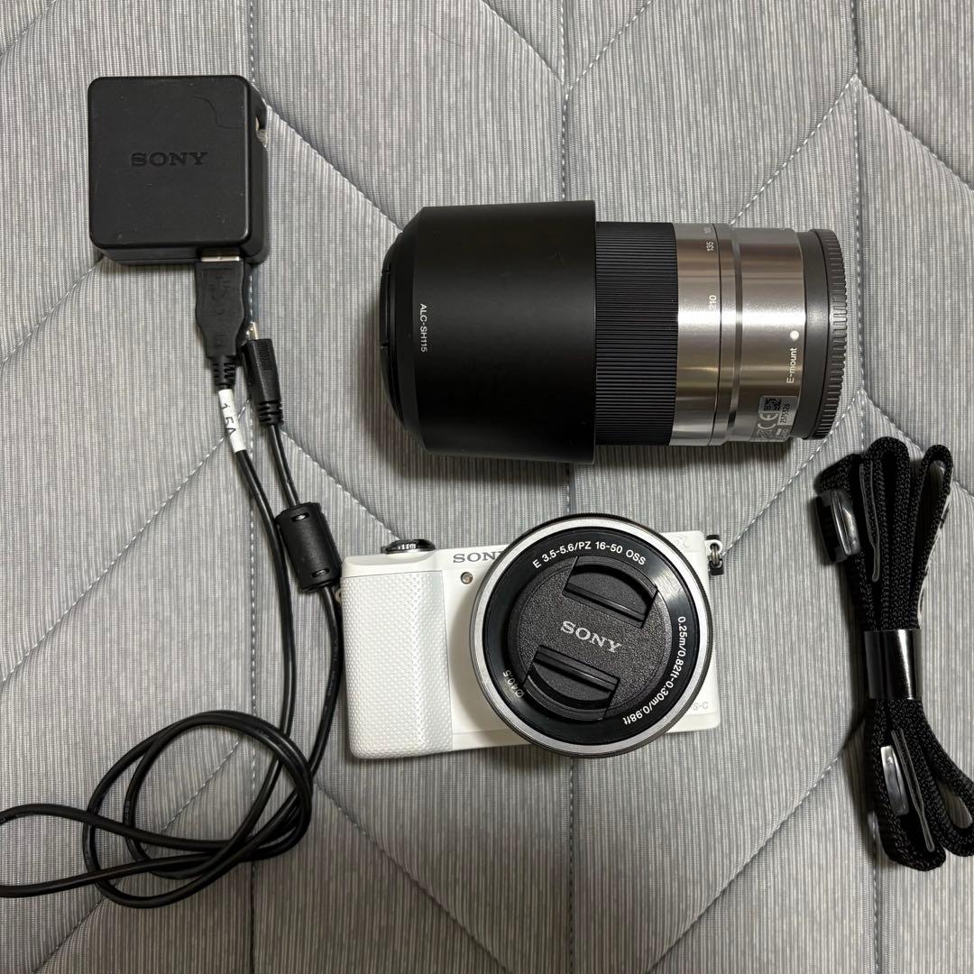 SONY α5000 デジタルカメラ　ダブルズームレンズ