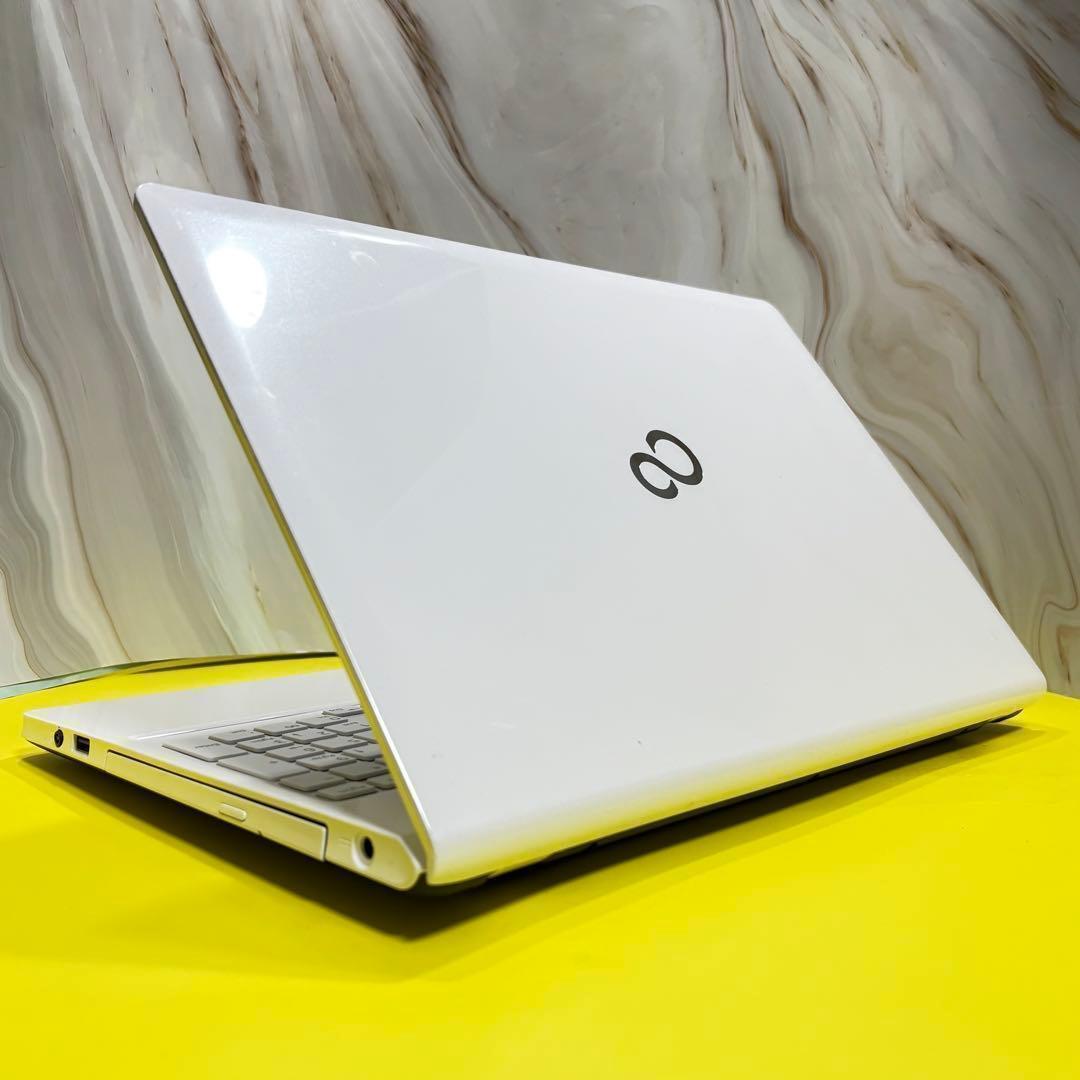 セール完品✨すぐ使えるノートパソコン✨Core i3✨ブルートゥース✨カメラ✨