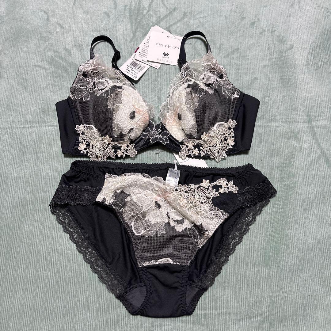 ★新品・未使用★ワコールパルファージュ　ブラジャーC75ショーツL