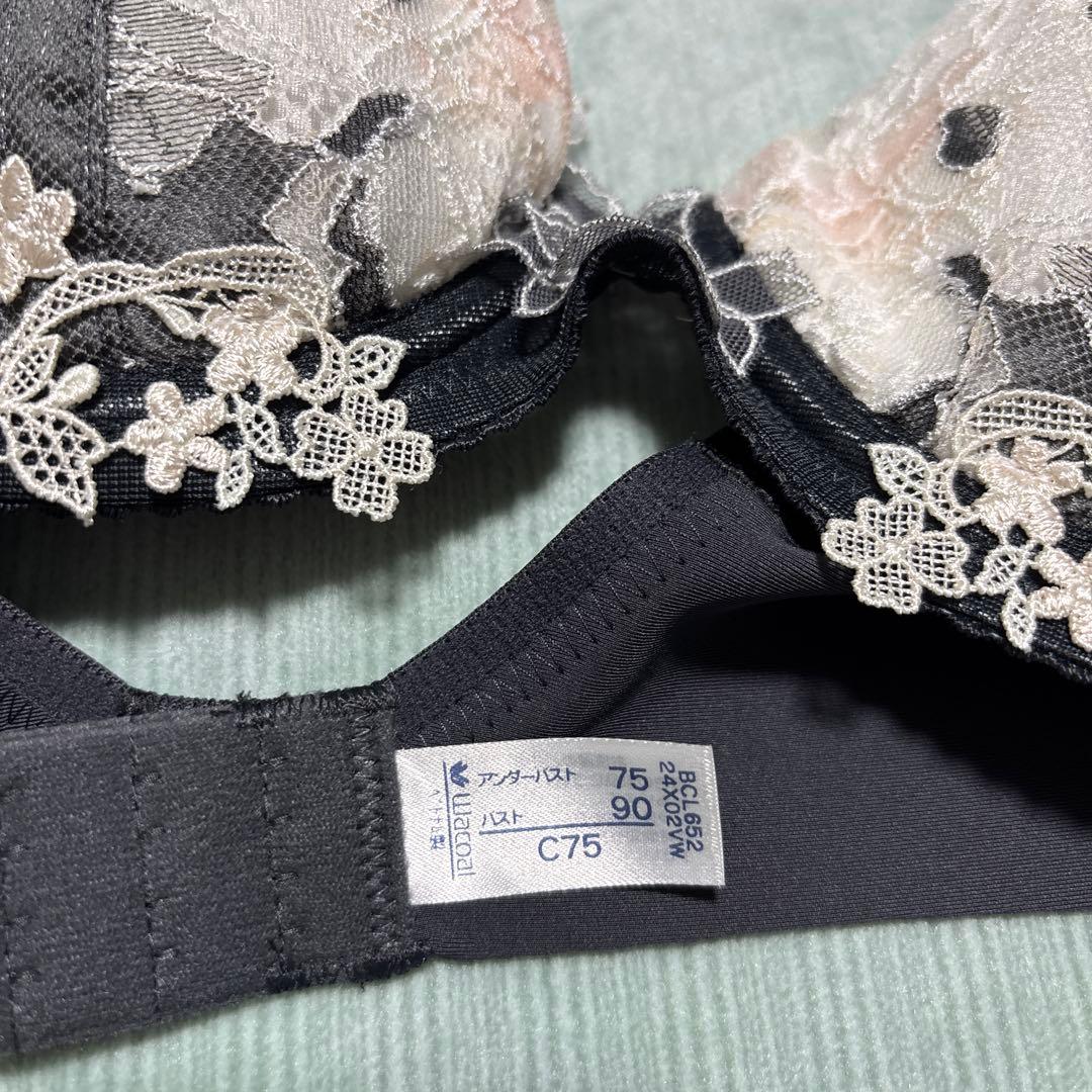 ★新品・未使用★ワコールパルファージュ　ブラジャーC75ショーツL