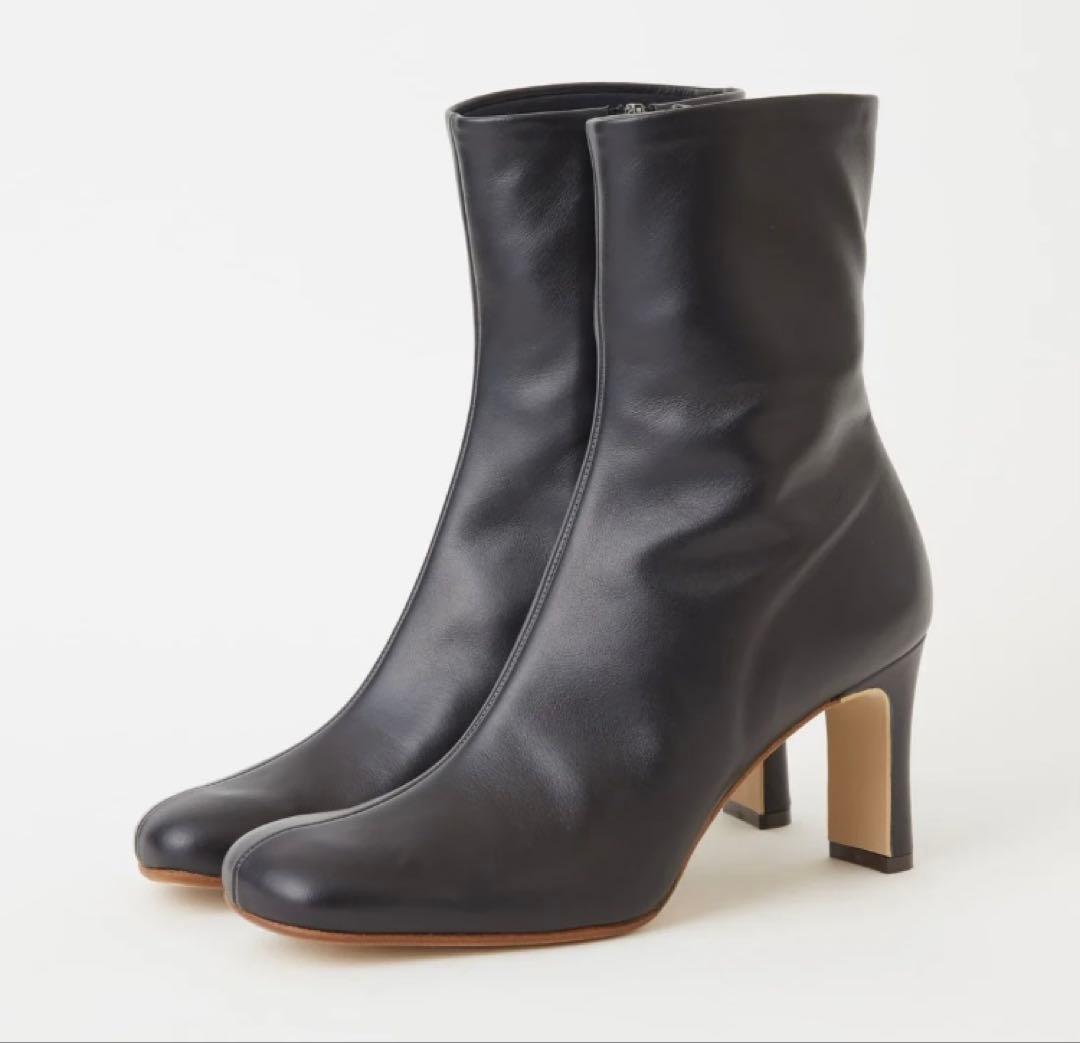 DIANA ショートブーツ　黒 23.5cm