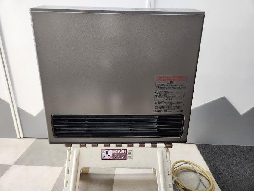 リンナイガスファンヒーター　（プロパンガス用）RC-U5801E-BG　中古品