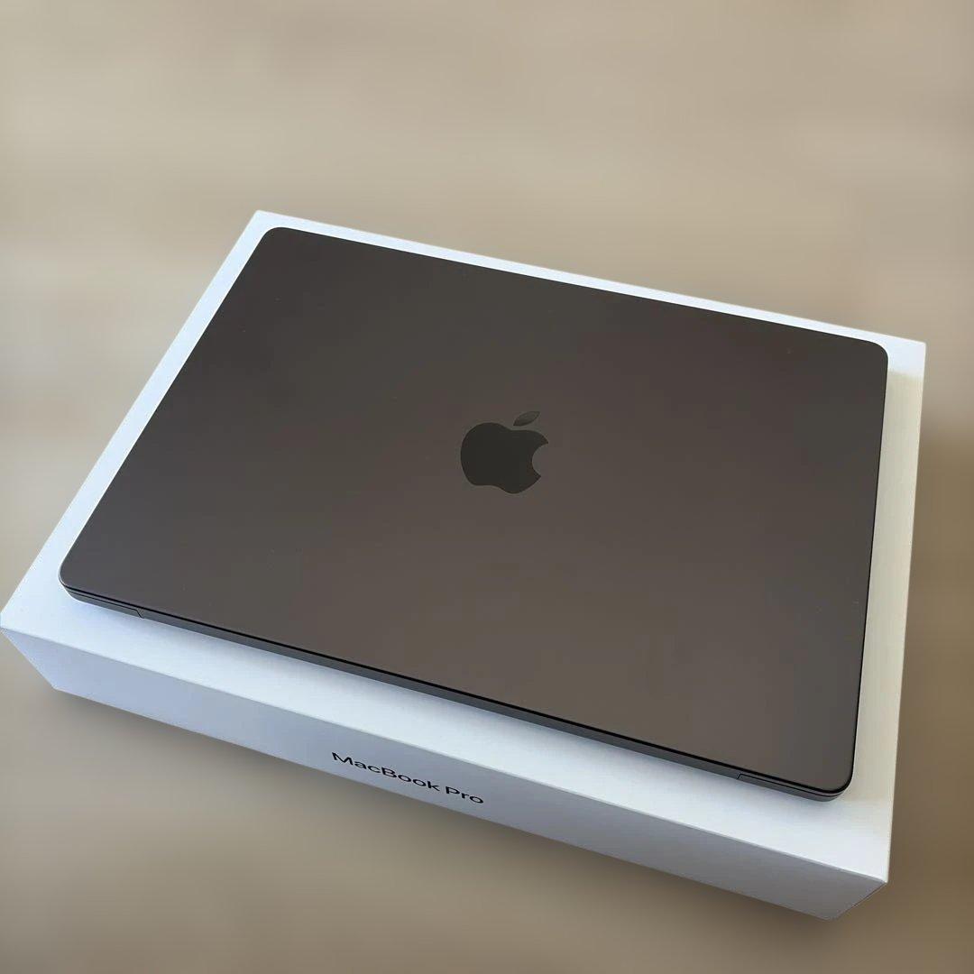 Apple MacBook Pro (M4,16GB,512GB) 2024年