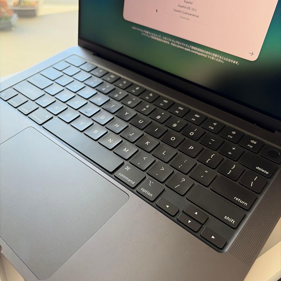 Apple MacBook Pro (M4,16GB,512GB) 2024年