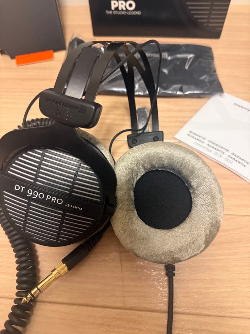 ヘッドホン beyerdynamic DT 990 PRO