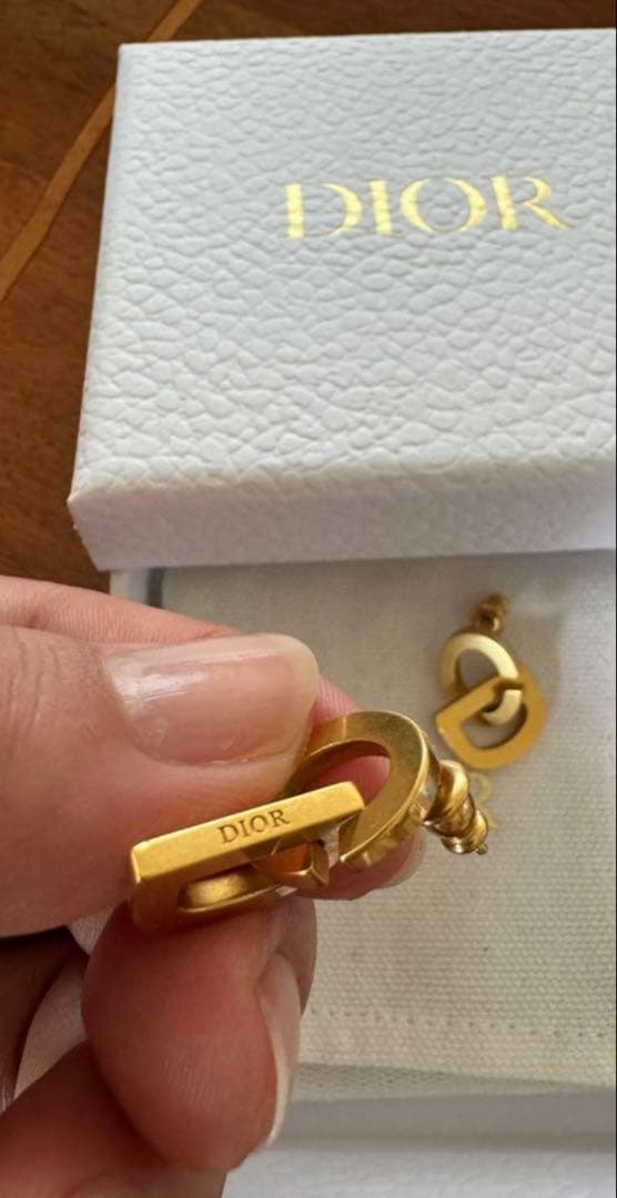 Dior CD LOCK ピアス